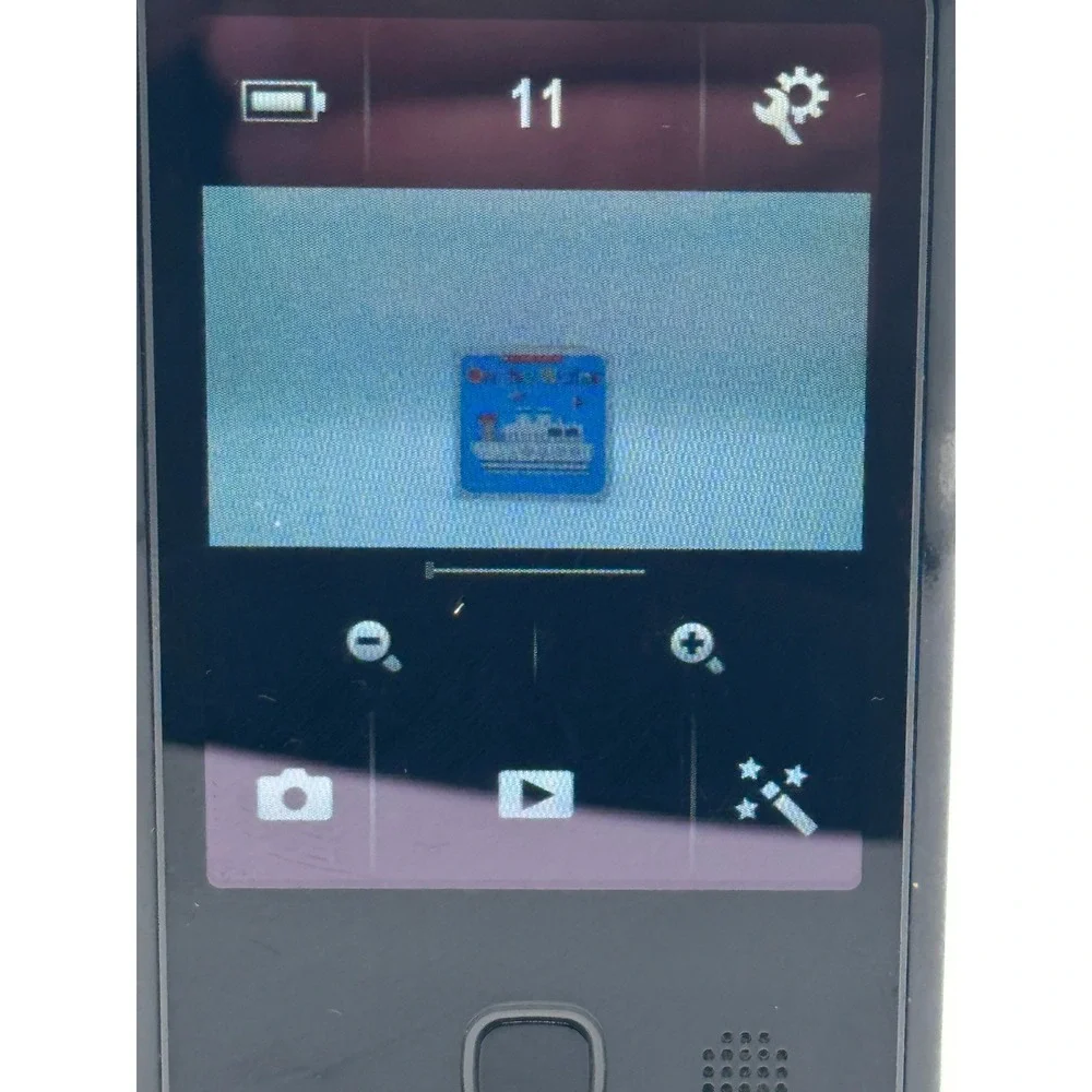 Kodak PlayTouch Zi10 Pocket Video Camera Silver 1080p‎ HD Touchscreen Camcorder